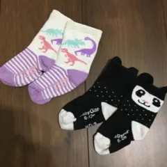 baby Gap 6〜12m 恐竜とパンダ柄靴下２足セット
