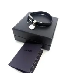 【極美品】PRADA プラダ サフィアーノ レザー ブレスレット メタル ロゴのサムネイル