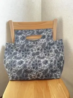 ハンドメイド　デニム地花柄トートバッグ ファスナー開き
