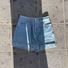 Item thumbnail for item 7b3c08a9-4d88-4e7b-93ea-279212386e8b