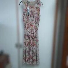 タグ付き新品　ローラアシュレイ　ロングワンピース　11号