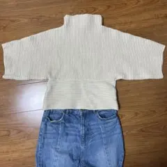 TO BE CHIC ショート丈ニット　アイボリーのサムネイル