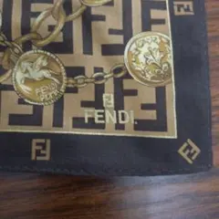 FENDI ズッカ柄 チェーン柄 スカーフのサムネイル