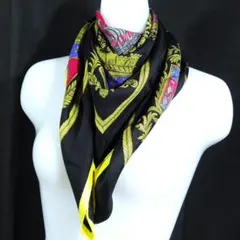 美品　エルメス HERMES 大判シルクスカーフ カレ90 D620