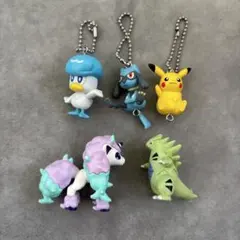ポケモン　キーホルダー　フィギュア