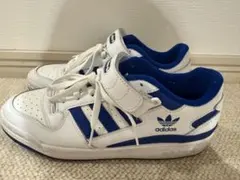 adidas ホワイト/ブルー スニーカー