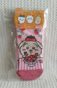新品 ちいかわ 静岡限定 いちご うさぎ 靴下 22-25cmのサムネイル