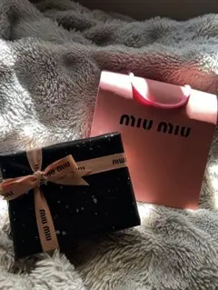 MIU MIU ピンクレザー折りたたみ財布 即日発送