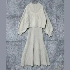 グレイル　S　Vネックトップスハイネックワンピースニット　セットアップ　コーデ