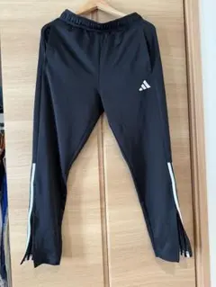 adidas ブラック トレーニングパンツ サイドストライプ