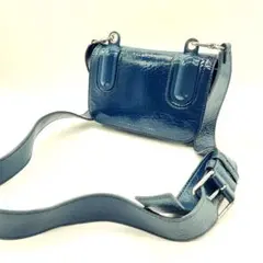 良品　マークバイマークジェイコブス　ショルダーバッグ　エナメル