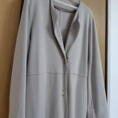 ロングコート　ロングカーディガン　ノーカラー　グレージュ　白