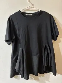 SUGARLIPSフリル付き黒半袖Tシャツ