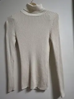 無印良品「首のチクチクを抑えた太リブタートルネック洗えるセーター」Lサイズ