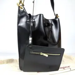 希少　フェラガモ　レザー　トートバッグ　ショルダーバッグ　肩掛け