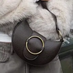 バックルディテールショルダーバッグ　H&M ダークブラウン