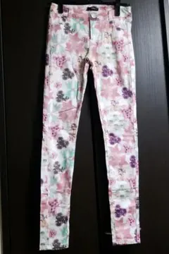 値下げしました!!《新品》MURUA ムルーア 花柄スキニーパンツ