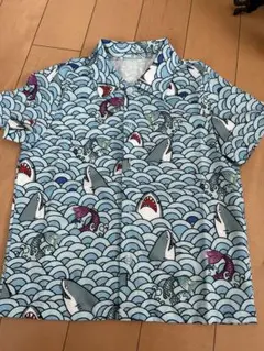 サメと魚の波模様 半袖シャツ 100cm~