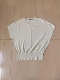 Theory　luxe ニット　フレンチスリーブのサムネイル