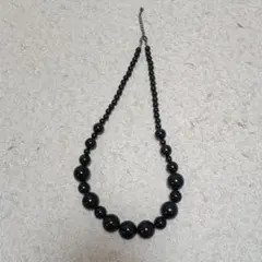 黒ビーズネックレス