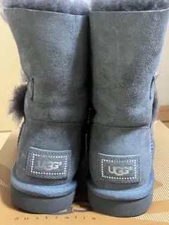 UGG グレー ムートンブーツ ボタン付き
