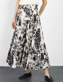 ドラ子様専用です♥　　【新品✨】 ( ミルポア) アート調プリントパンツ