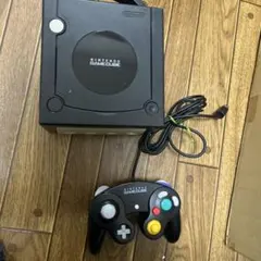 ゲームキューブ本体とコントローラー