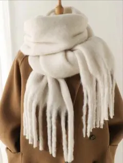 モコモコふわふわマフラー　アイボリー