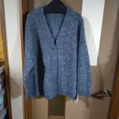 値下げ！購入希望の方へ連絡いただければ1割引きにします。 グレーのカーディガン