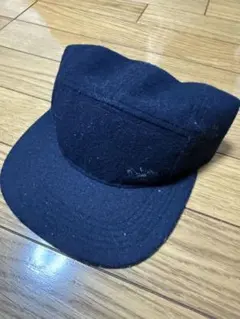 ネイビーウールキャップ ストラップ付き