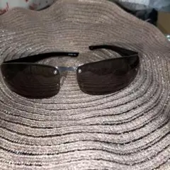 ブラックフレーム サングラス