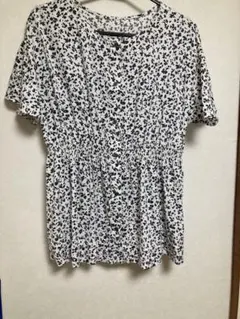 グローバルワーク　花柄ブラウス　ギャザー