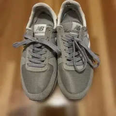 New Balance スニーカー グレーのサムネイル