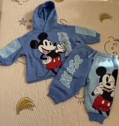 ミッキーマウス フード付きトレーナーとパンツセット