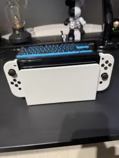 美品　Nintendo Switch 有機ELモデル ホワイト