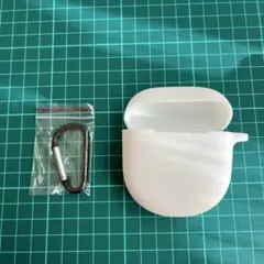 Bose QuietComfort Earbuds II ケース　白　カラビナ