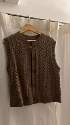 ケーブル編み前あきニットベスト　ブラウン　無印良品