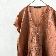 nano base ブラウス Ｖネック 刺繍 シンプル ゆったり 綿100%のサムネイル
