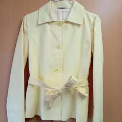 イエローテーラードジャケット