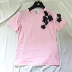 ブルマリン ピンク 半袖 Tシャツ 黒い花モチーフ 38のサムネイル
