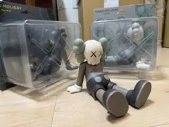 2026年最新】KAWS HOLIDAY Figureの人気アイテム - メルカリ