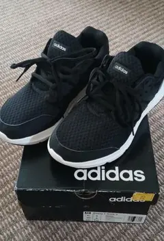 美品　専用箱付き　アディダス　adidas スニーカー 24.5cm ブラックのサムネイル