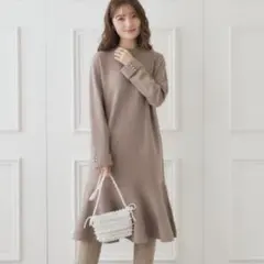 クチュールブローチ 裾ペプラムニットワンピース　M ニットワンピース　ニット