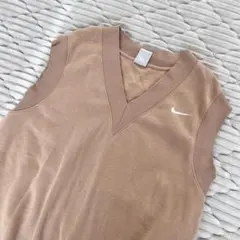NIKE ノースリーブスウェット　ロゴ刺繍　ベージュ　ベスト