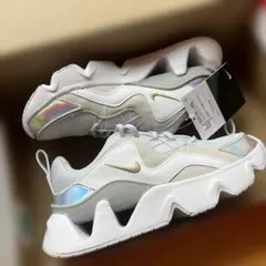 Nike スニーカー ホワイト/グレー/メタリックNIKE RYZ 365ナイキ