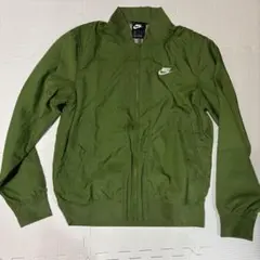 Nike ナイロンジャケット オリーブグリーン。