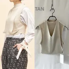 【美品】TANタン エプロントップス/クロップニットトップのサムネイル