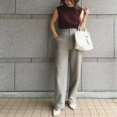 美品　UNIQLO　ユニクロ　ワイドフィットカーブジャージーパンツ　ベージュ　M
