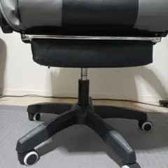 ゲーミングチェアーのサムネイル