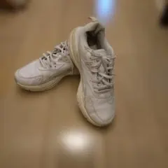 PUMA ホワイト スニーカーのサムネイル
